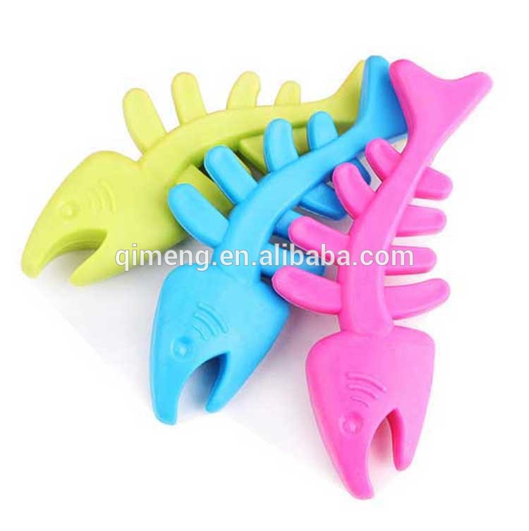 2016 TPR fish bone design cat toy